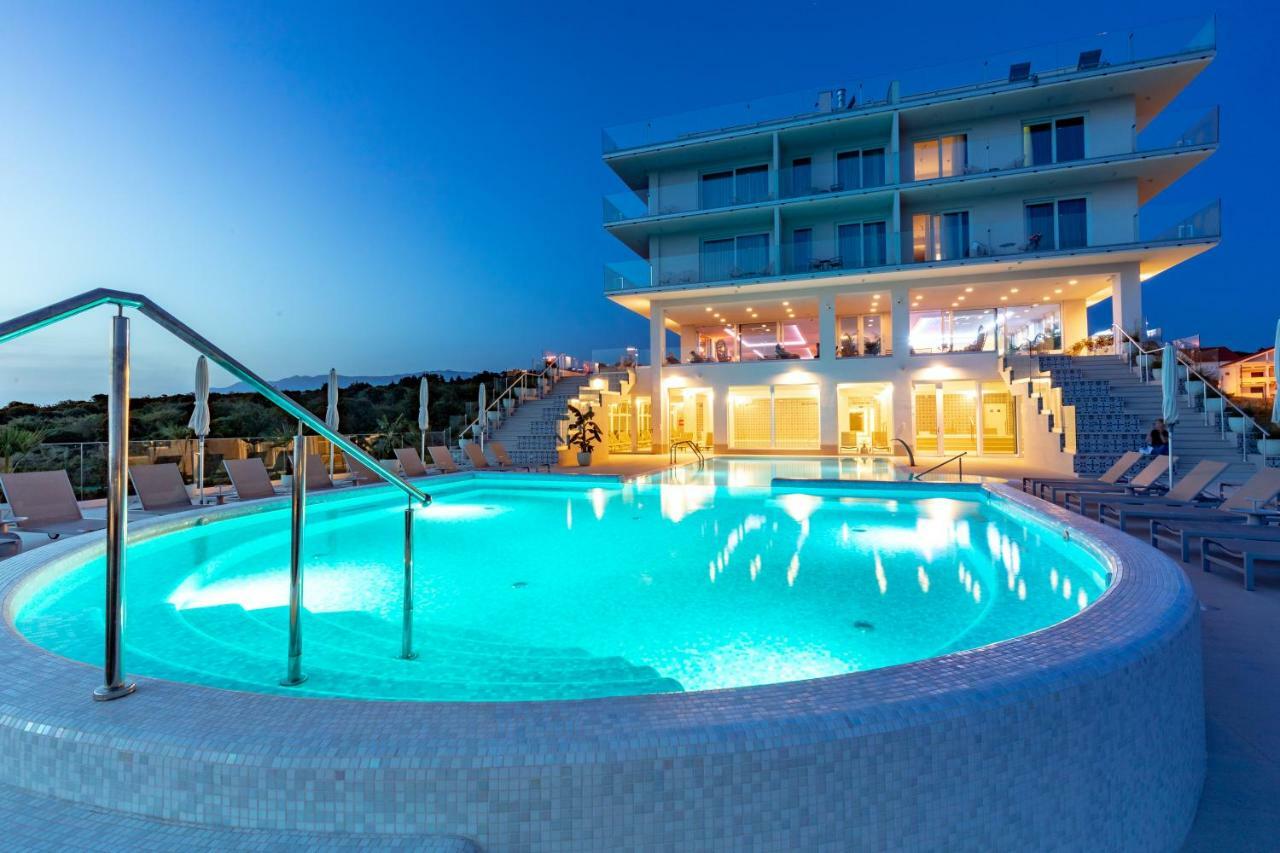 Hotel In Excelsis Novalja Eksteriør billede
